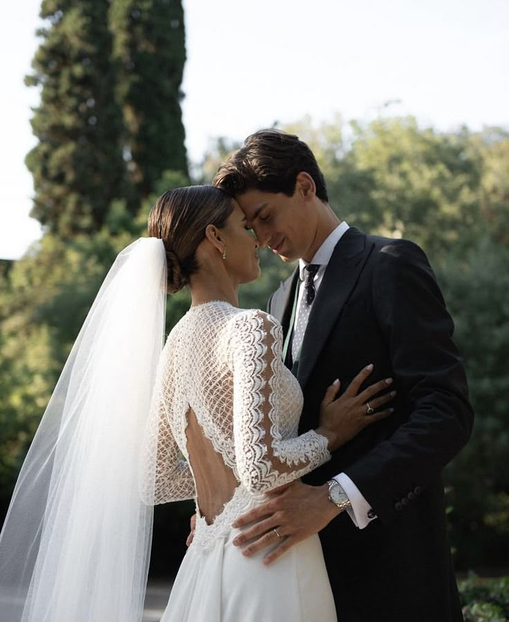 Emelie Lindmark 'Emitaz' y Gerard Sabé: una boda de ensueño entre moda, tradición y amor eterno